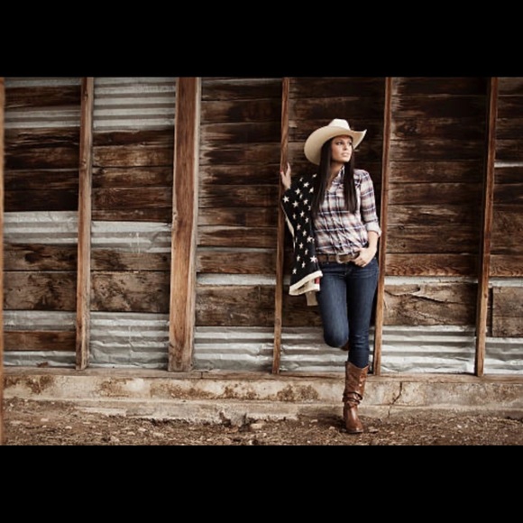 Austin Texas!  Meet Your Posher - Picture 2 of 3